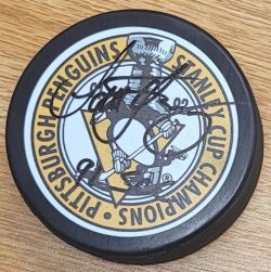 Autographed SCOTT YOUNG Pittsburgh Penguins Stanley Cup Hockey Puck