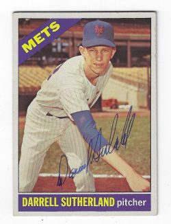 Autographed DARRELL SUTHERLAND 1966 Topps Card