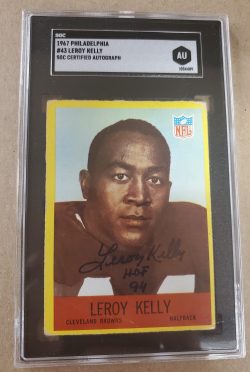 Autographed Leroy Kelly Cleveland Browns 1967 Philadelphia Gum Rookie Card #43 SGC Slabbed