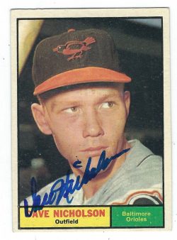 Autographed DAVE NICHOLSON 1961 TOPPS Card
