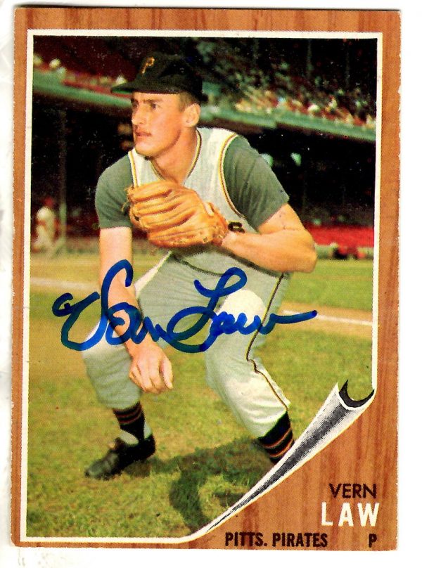 Autographed VERN LAW 1962 Topps Card