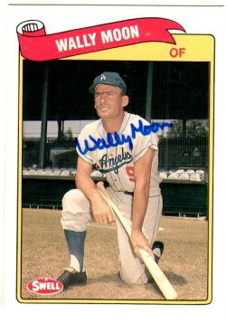 Autographed WALLY MOON 1989 Swell Baseball Greats card