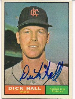 Autographed DICK HALL 1961 TOPPS Card