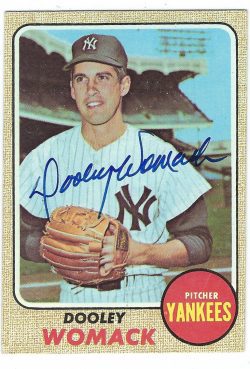 Autographed DOOLEY WOMACK New York Yankees 1968 Topps Card