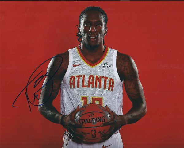 AUTOGRAPHED TAUREAN PRINCE 8X10 Atlanta Hawks photo