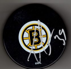 Autographed  TRAVIS GREEN Boston Bruins Hockey Puck