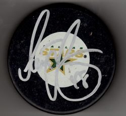 Autographed SCOTT YOUNG Dallas Stars Hockey Puck