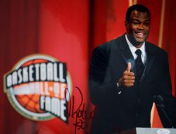Autographed David Robinson San Antonio Spurs 11x14 Photo - JSA Authenticated