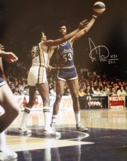 Autographed 16x20 ARTIS GILMORE Kentucky Colonels  Photo
