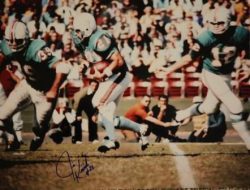 Autographed JIM KIICK 11 x 14 Photo