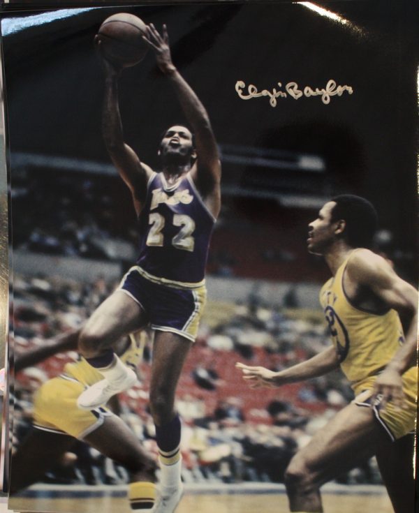 Autographed Elgin Baylor 16X20 Los Angeles Lakers Photo