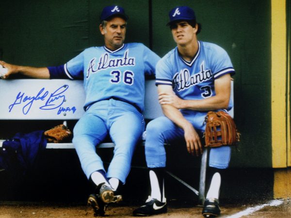 Autographed Gaylord Perry Atlanta Braves 11x14 photo