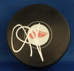 AUTOGRAPHED Adam Graves Detroit Red Wings Hockey Puck - w / COA