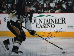 Autographed Evgeni Malkin Pittsburgh Penguins 11 x14 Photo with COA