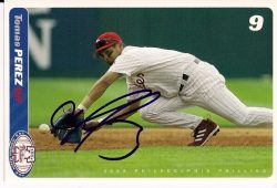 Autographed TOMAS PEREZ 2004 Phillies Post card