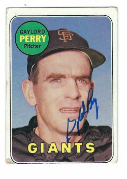 Autographed GAYLORD PERRY San Francisco Giants 1969 Topps Card