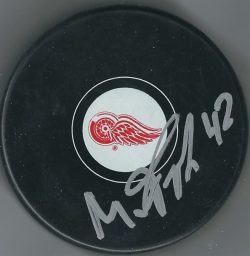 Autographed MARTIN FRK Detroit Red Wings Hockey Puck