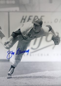 Autographed JIM BUNNING 11 X 14 Philadelphia Phillies photo