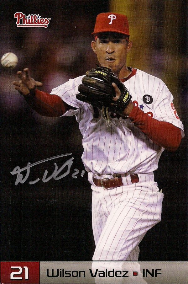 Autographed WILSON VADEZ 2011  Phillies Post card