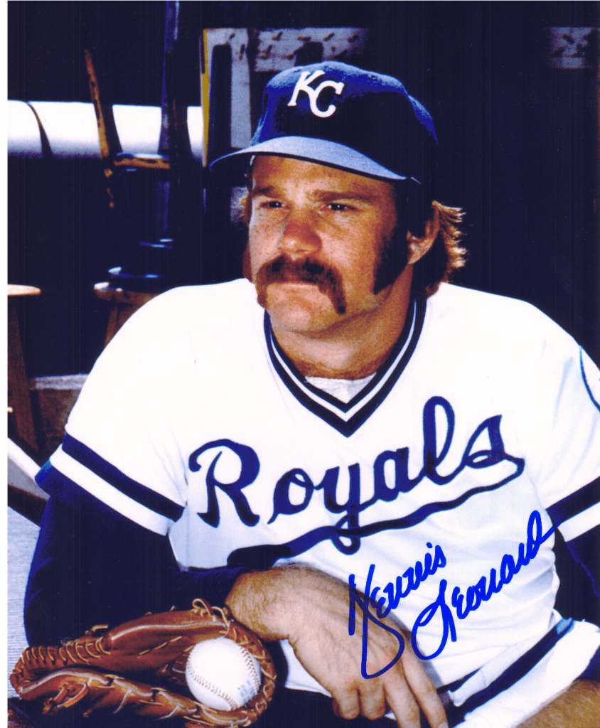 AUTOGRAPHED DENNIS LEONARD 8X10 Kansas City Royals Photo Main Line Autographs