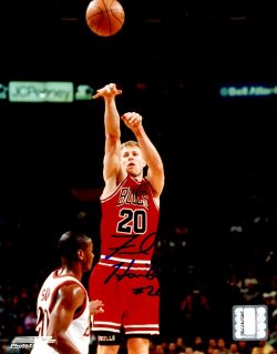 Autographed FRED HOILBERG 8X10 Chicago Bulls Photo