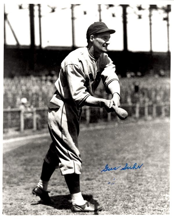 Autographed GUS SUHR 8X10 Pittsburgh Pirates Photo