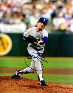 AUTOGRAPHED JOHN TUDOR 8x10 Los Angeles Dodgers photo