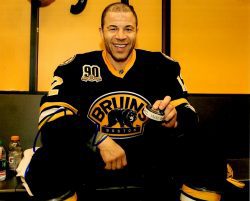 Autographed JAROME IGINLA 8x10 Boston Bruins  Photo