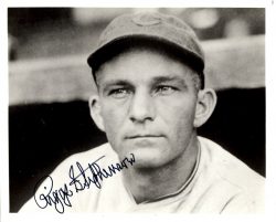 AUTOGRAPHED RIGGS STEPHENSON 8X10 Chicago Cubs Photo