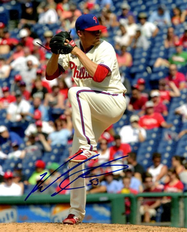 AUTOGRAPHED KEN GILES 8X10 Philadelphia Phillies Photo