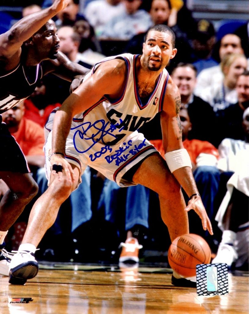 Autographed CARLOS BOOZER 8X10 Cleveland Cavaliers photo - Main Line