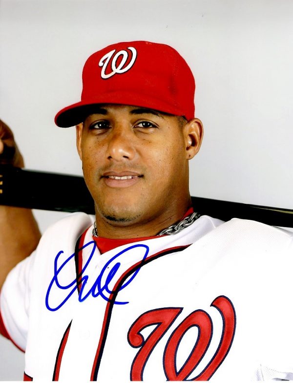 Autographed  YUNEL ESCOBAR 8X10 Washington Nationals Photo