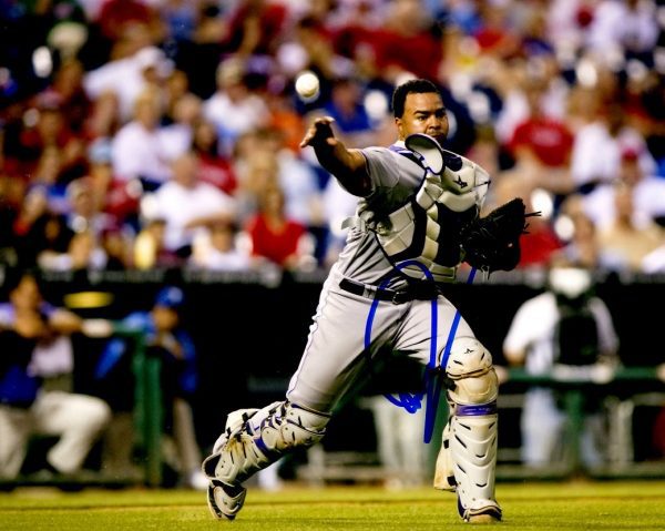 AUTOGRAPHED WILIN ROSARIO 8X10 Colorado Rockies Photo