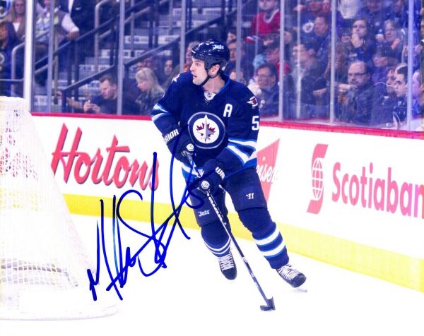 Autographed MARK STUART 8X10 Winnipeg Jets Photo