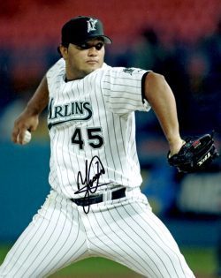 AUTOGRAPHED YUSMEIRO PETIT 8X10 photo Florida Marlins