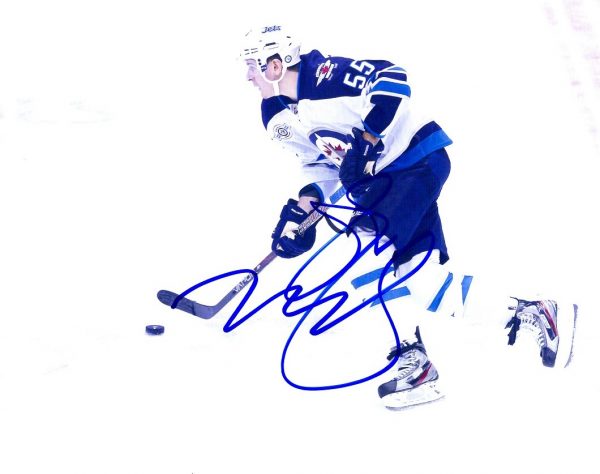 Autographed MARK SCHEIFELE 8X10 Winnipeg Jets Photo