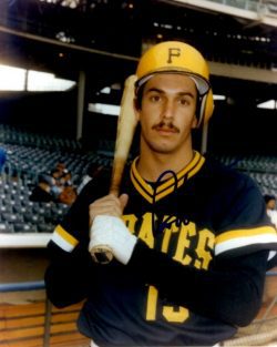 Autographed RON WOTUS 8X10 Photo - Pittsburgh Pirates