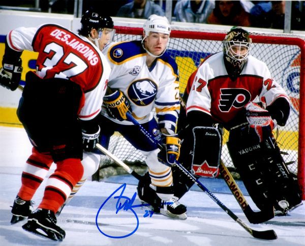 Autographed  BRAD MAY 8X10 Buffalo Sabres Photo