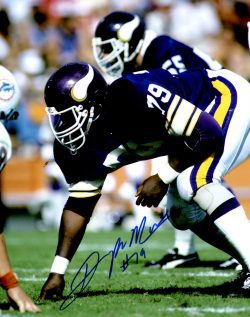 Autographed DOUG MARTIN  8X10 Minnesota Vikings Photo