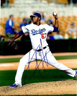 AUTOGRAPHED KELVIN DE LA CRUZ 8x10 Los Angeles Dodgers photo