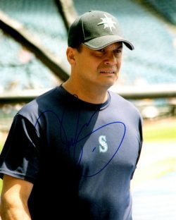 AUTOGRAPHED CARLOS GARCIA 8X10 Seattle Mariners Photo