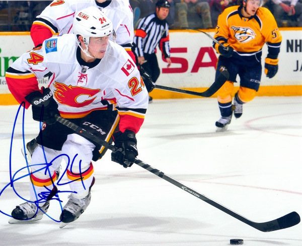 Autographed JIRI HUDLER 8X10 Calgary Flames Photo