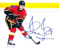 Autographed  JIRI HUDLER 8X10 Calgary Flames Photo