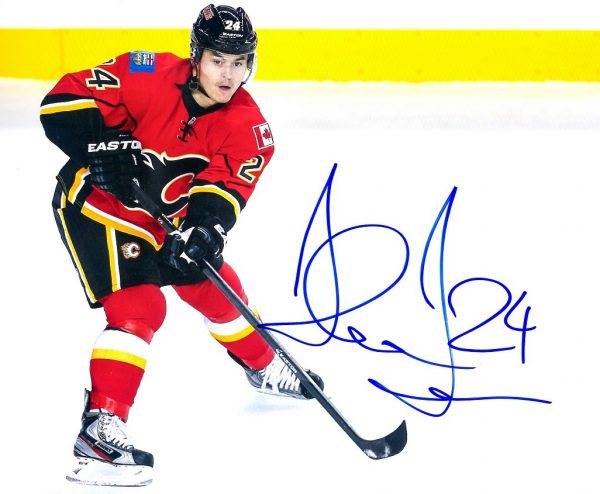 Autographed  JIRI HUDLER 8X10 Calgary Flames Photo