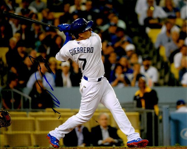 AUTOGRAPHED ALEX GUERRERO  8x10 Los Angeles Dodgers photo