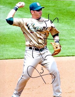 AUTOGRAPHED LUIS RODRIGUEZ 8X10 San Diego Padres photo