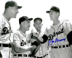 Autographed JIM BUNNING 8X10 Detroit Tigers Photo