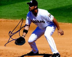 AUTOGRAPHED GARRETT JONES 8X10 Miami Marlins Photo
