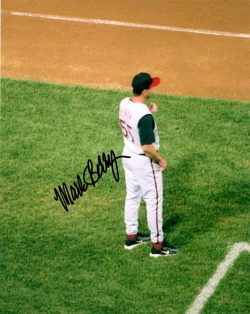 AUTOGRAPHED MARK BERRY 8X10 photo  Cincinnati Reds