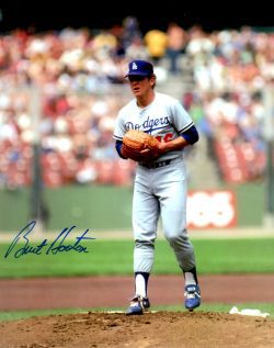 AUTOGRAPHED BURT HOOTON 8x10 Los Angeles Dodgers photo